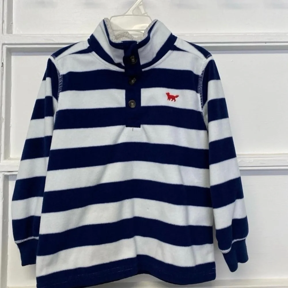 Carter’s Boys Long Sleeved  fleece Shirt bundle of 2 size 4T smoke pet free